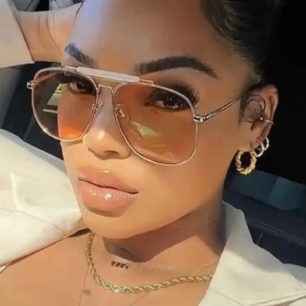 Fashion Gold Pilot Sunglasses with Amber Lenses